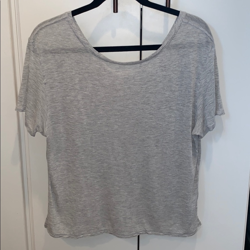 Lululemon Slouchy U-or-V-Neck Tee in Grey Size M